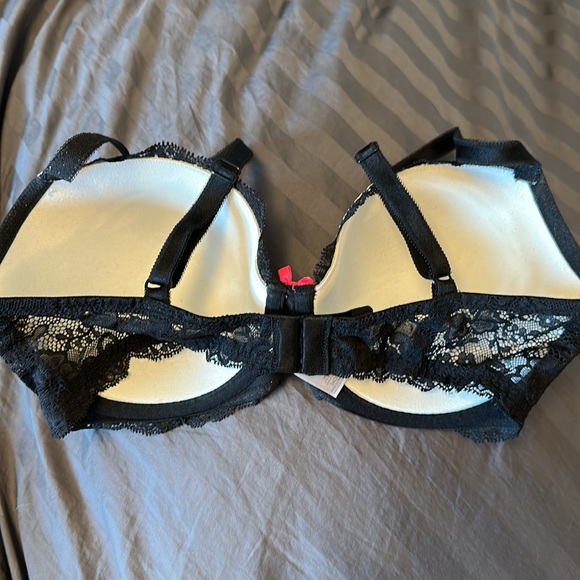 Victoria’s Secret Dream Angels Lines Demi Bra - Picture 2 of 3